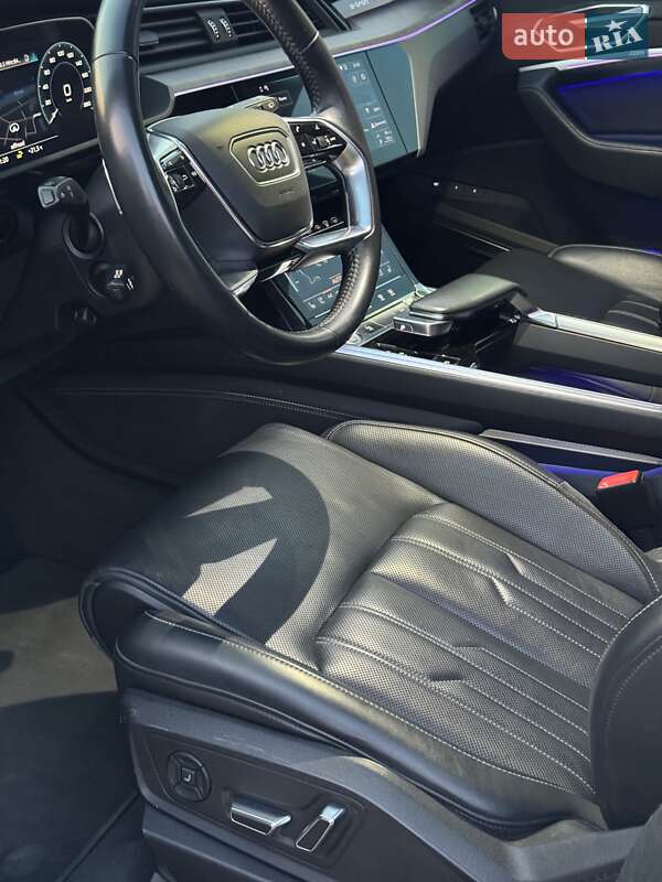 Внедорожник / Кроссовер Audi e-tron 2019 в Киеве