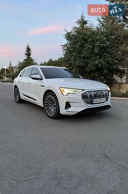 Внедорожник / Кроссовер Audi e-tron 2019 в 