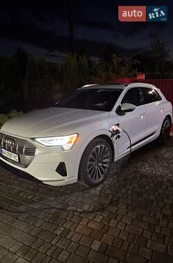 Внедорожник / Кроссовер Audi e-tron 2019 в 