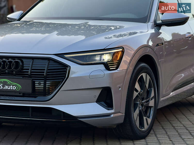Позашляховик / Кросовер Audi e-tron 2022 в Мукачевому