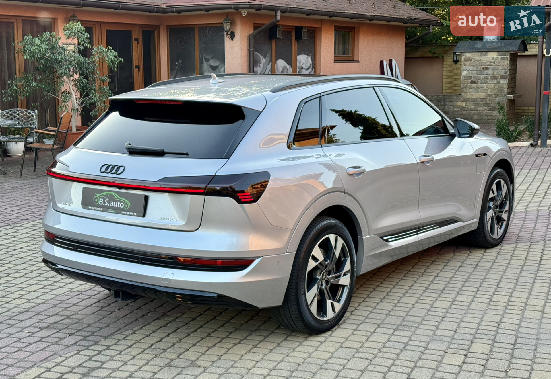2022 Audi e-tron - мініатюра 21