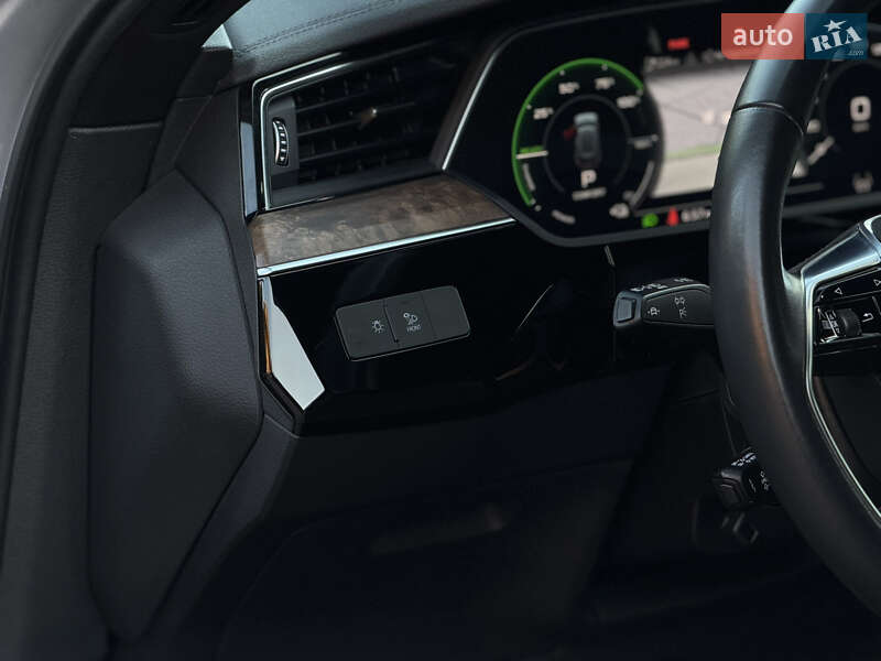 Позашляховик / Кросовер Audi e-tron 2022 в Мукачевому
