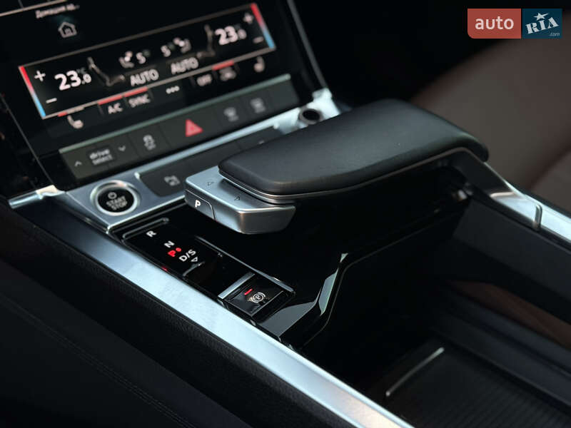 Позашляховик / Кросовер Audi e-tron 2022 в Мукачевому