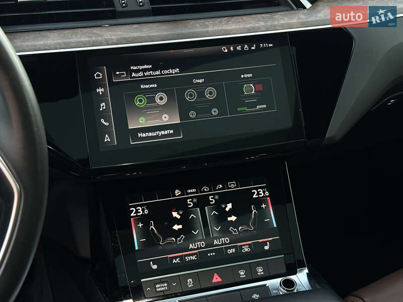 Позашляховик / Кросовер Audi e-tron 2022 в Мукачевому