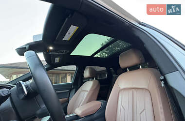 Внедорожник / Кроссовер Audi e-tron 2022 в 