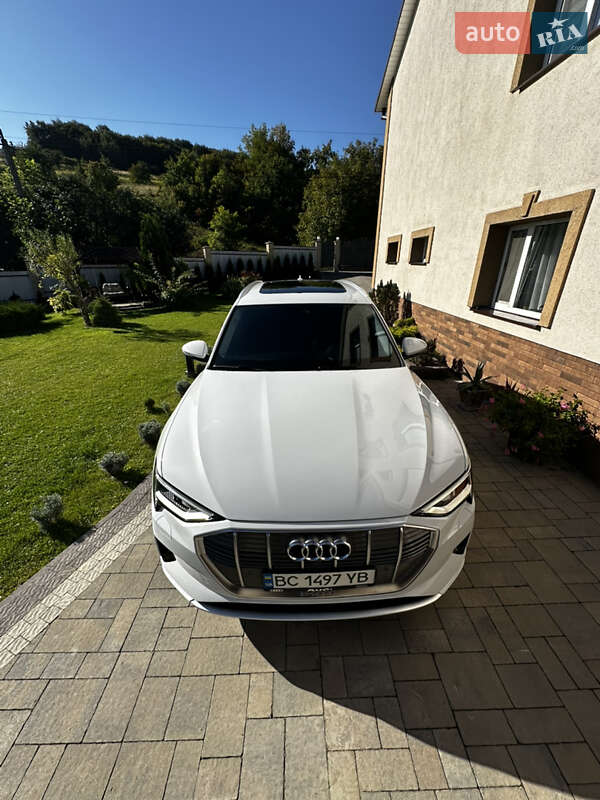 Внедорожник / Кроссовер Audi e-tron 2022 в Золочеве