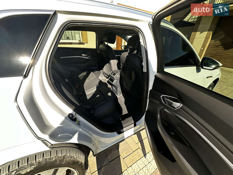 Внедорожник / Кроссовер Audi e-tron 2022 в Золочеве