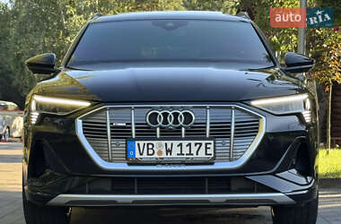 Внедорожник / Кроссовер Audi e-tron 2020 в 