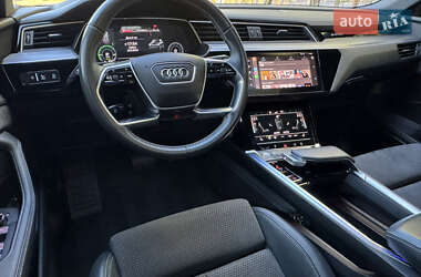 Внедорожник / Кроссовер Audi e-tron 2020 в 
