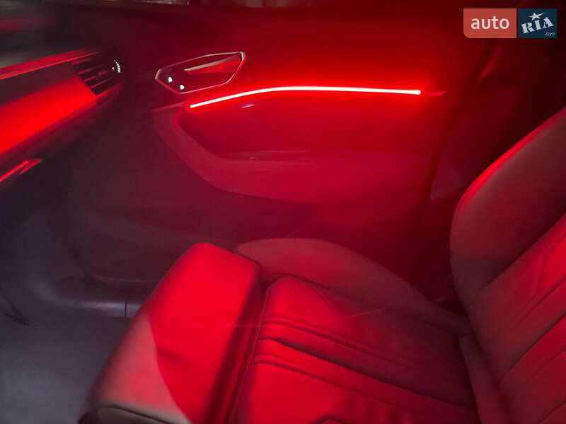 Внедорожник / Кроссовер Audi e-tron 2021 в Киеве
