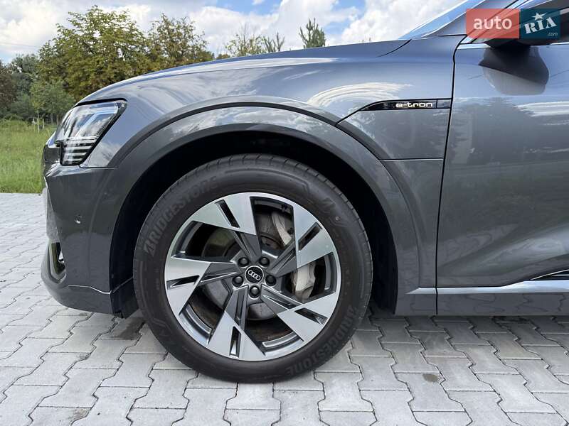 Внедорожник / Кроссовер Audi e-tron 2021 в Киеве