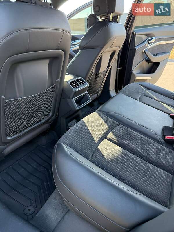 Позашляховик / Кросовер Audi e-tron 2020 в Дніпрі