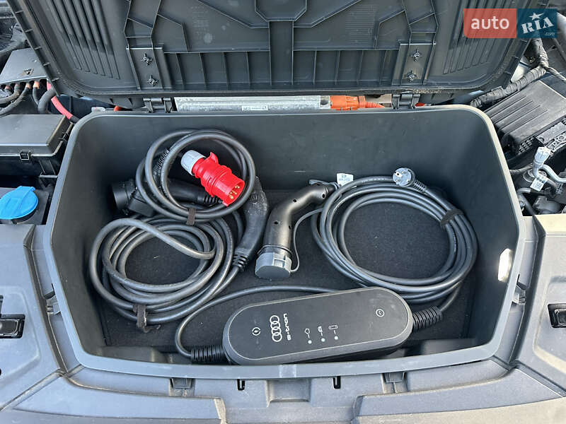 Внедорожник / Кроссовер Audi e-tron 2019 в Ровно фото 81 Внедорожник / Кроссовер Audi e-tron 2019 в Ровно