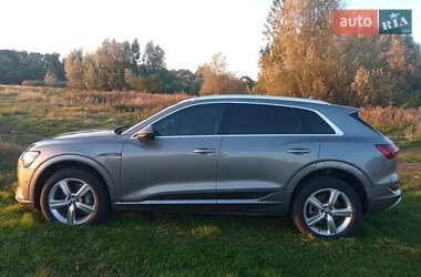 Внедорожник / Кроссовер Audi e-tron 2019 в 