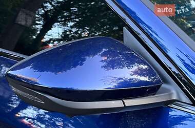 Позашляховик / Кросовер Audi e-tron 2021 в 