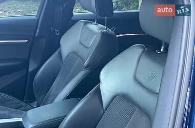 Позашляховик / Кросовер Audi e-tron 2021 в 