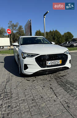 Внедорожник / Кроссовер Audi e-tron 2019 в 