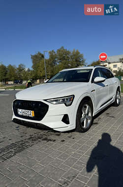 Внедорожник / Кроссовер Audi e-tron 2019 в 
