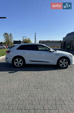 Внедорожник / Кроссовер Audi e-tron 2019 в 