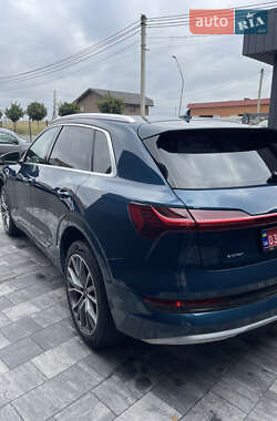 Внедорожник / Кроссовер Audi e-tron 2020 в 