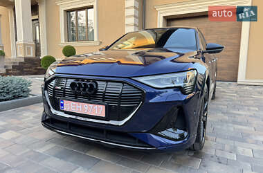 Внедорожник / Кроссовер Audi e-tron 2022 в 