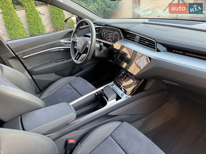 Внедорожник / Кроссовер Audi e-tron 2022 в Черновцах