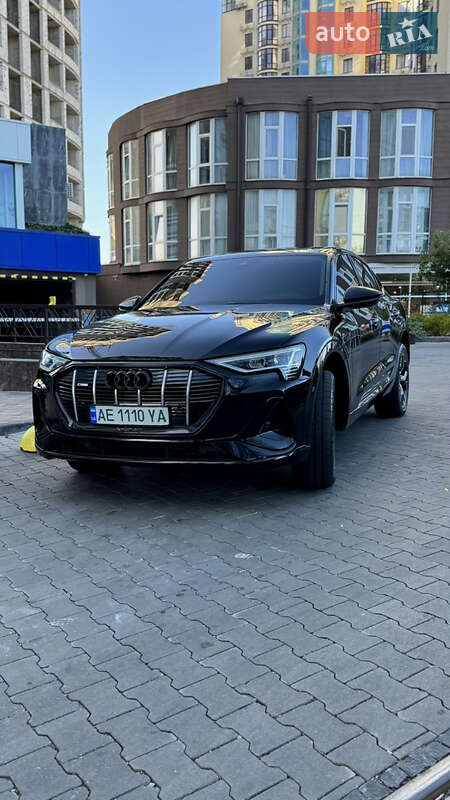 Внедорожник / Кроссовер Audi e-tron 2020 в Днепре