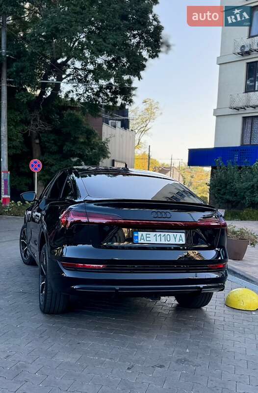 Внедорожник / Кроссовер Audi e-tron 2020 в Днепре
