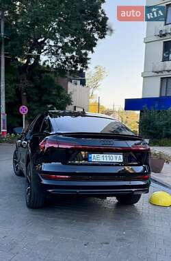 Внедорожник / Кроссовер Audi e-tron 2020 в 