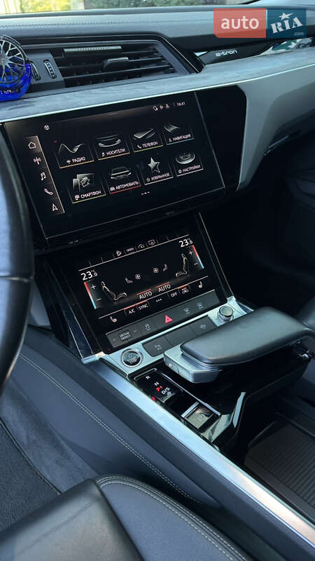 Внедорожник / Кроссовер Audi e-tron 2020 в Днепре