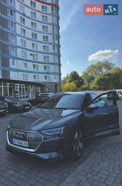 Внедорожник / Кроссовер Audi e-tron 2019 в 