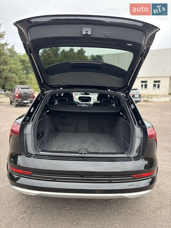 Внедорожник / Кроссовер Audi e-tron 2019 в Черкассах фото 26 Внедорожник / Кроссовер Audi e-tron 2019 в Черкассах