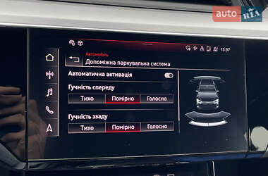 Внедорожник / Кроссовер Audi e-tron 2022 в 