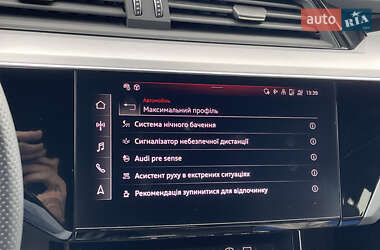 Внедорожник / Кроссовер Audi e-tron 2022 в 