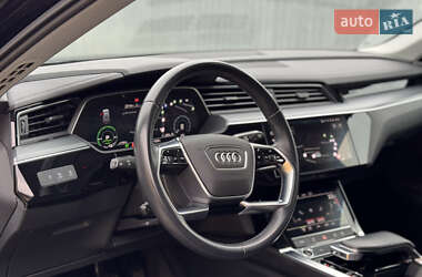 Внедорожник / Кроссовер Audi e-tron 2020 в 