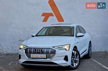 Позашляховик / Кросовер Audi e-tron 2020 в 