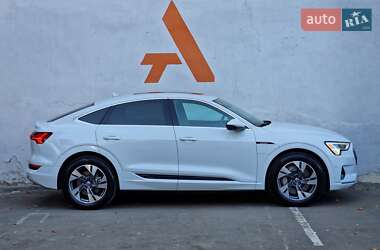Позашляховик / Кросовер Audi e-tron 2020 в 