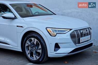Позашляховик / Кросовер Audi e-tron 2020 в 
