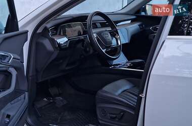Позашляховик / Кросовер Audi e-tron 2020 в 