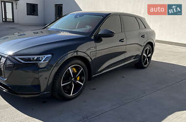 Внедорожник / Кроссовер Audi e-tron 2020 в 