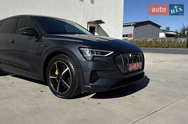 Внедорожник / Кроссовер Audi e-tron 2020 в 