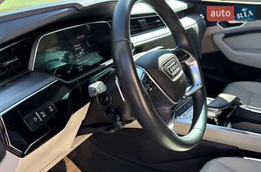 Внедорожник / Кроссовер Audi e-tron 2020 в 