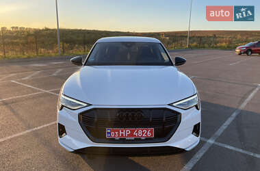 Внедорожник / Кроссовер Audi e-tron 2023 в 