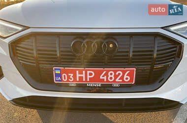 Внедорожник / Кроссовер Audi e-tron 2023 в 