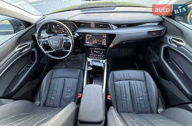 Позашляховик / Кросовер Audi e-tron 2020 в 