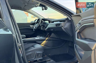 Позашляховик / Кросовер Audi e-tron 2020 в 
