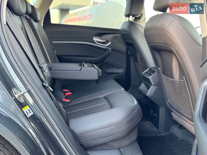 Внедорожник / Кроссовер Audi e-tron 2020 в Львове