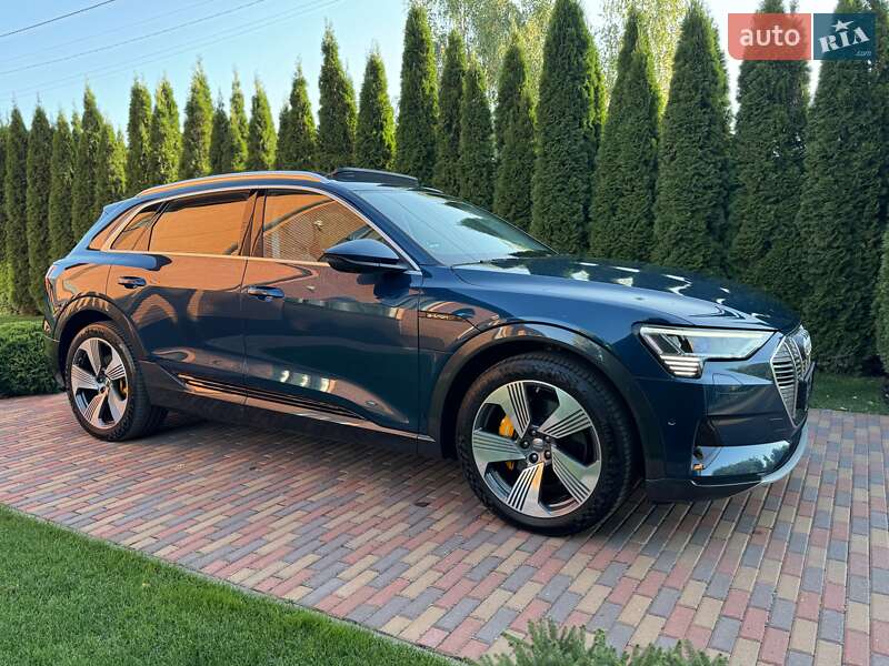 Позашляховик / Кросовер Audi e-tron 2020 в Києві