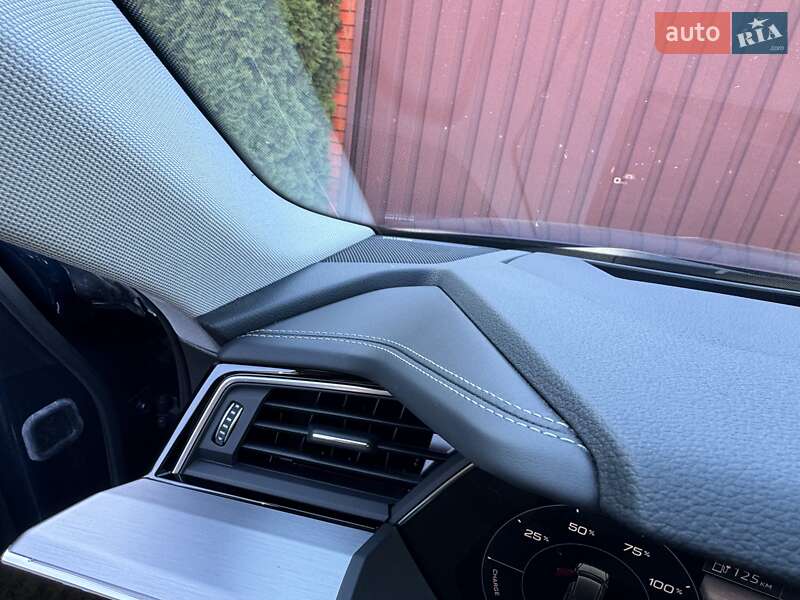 Позашляховик / Кросовер Audi e-tron 2020 в Києві