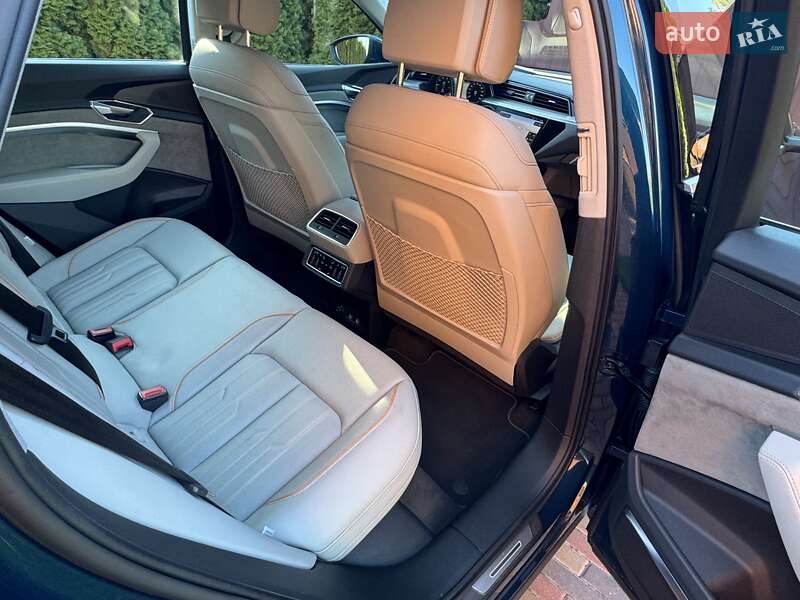 Позашляховик / Кросовер Audi e-tron 2020 в Києві